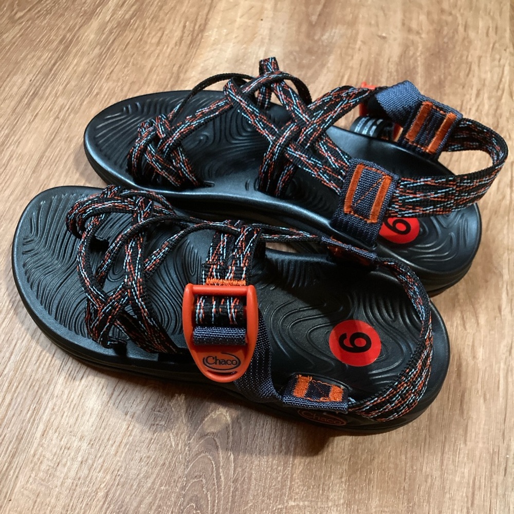 NWT Black /Red Z/VOLV X2 Chaco Sandals size 6